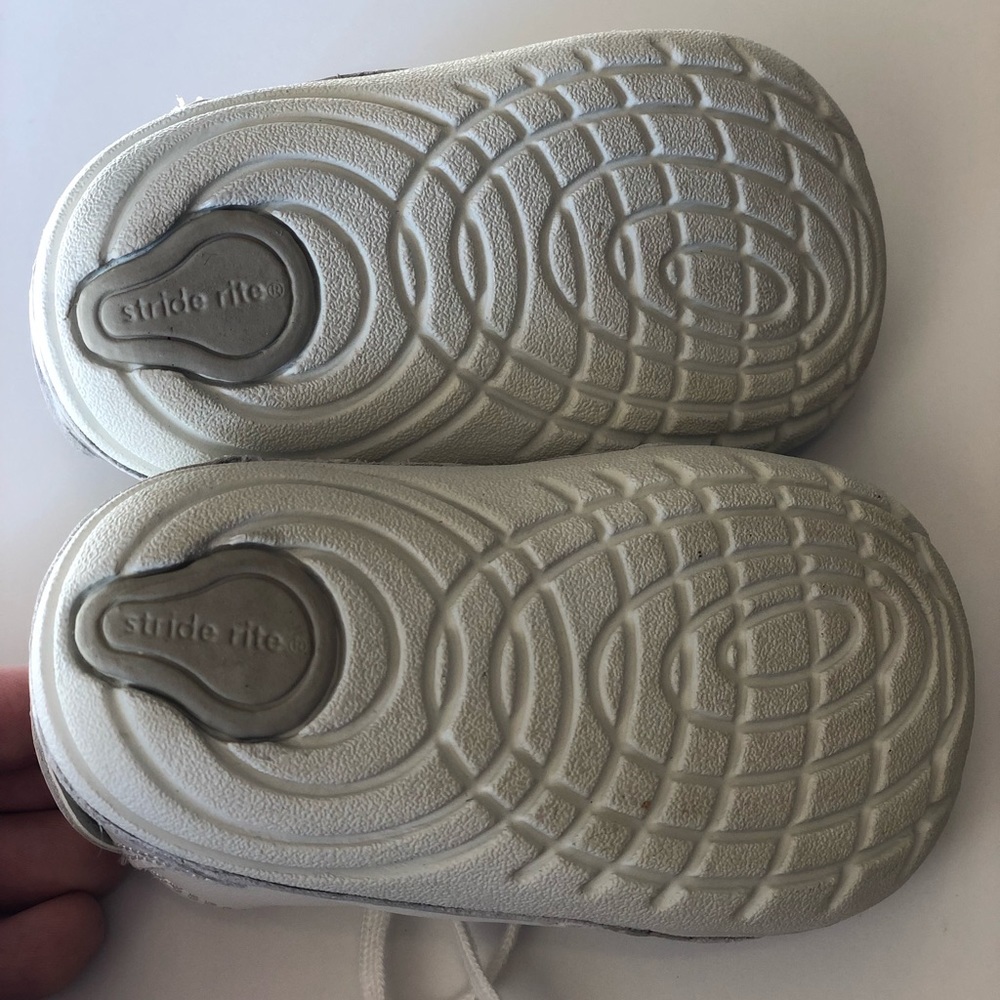Stride Rite Size 4 - Picture 2 of 2
